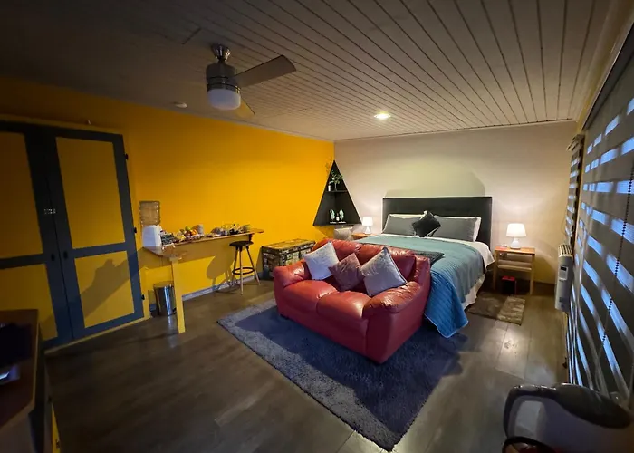 Strip Center Suites By Casona Lo Aguirre